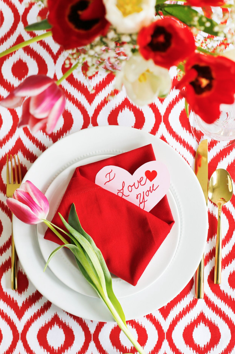 Valentine's Day decoration ideas and Valentine's decor ideas