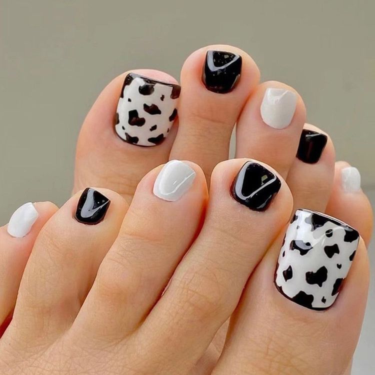 The cutest toe nail designs of the year