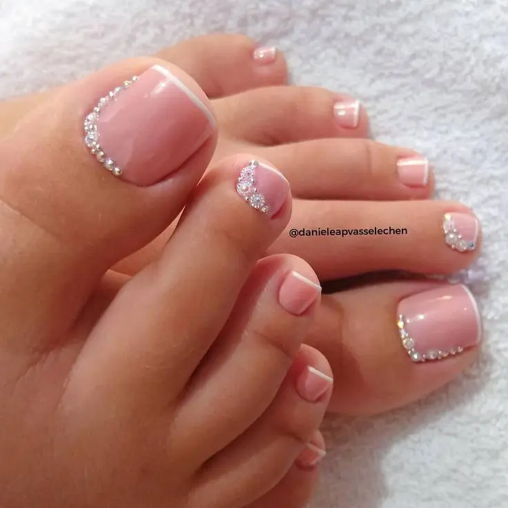 The cutest toe nail designs of the year