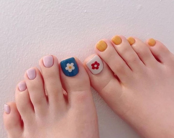 The cutest toe nail designs of the year