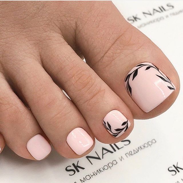 The cutest toe nail designs of the year