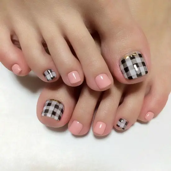 The cutest toe nail designs of the year