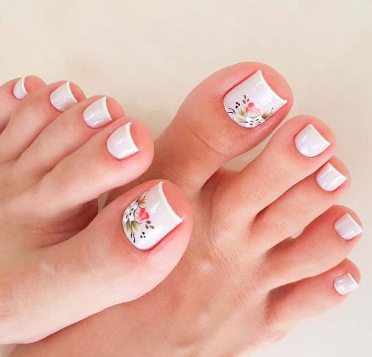 The cutest toe nail designs of the year