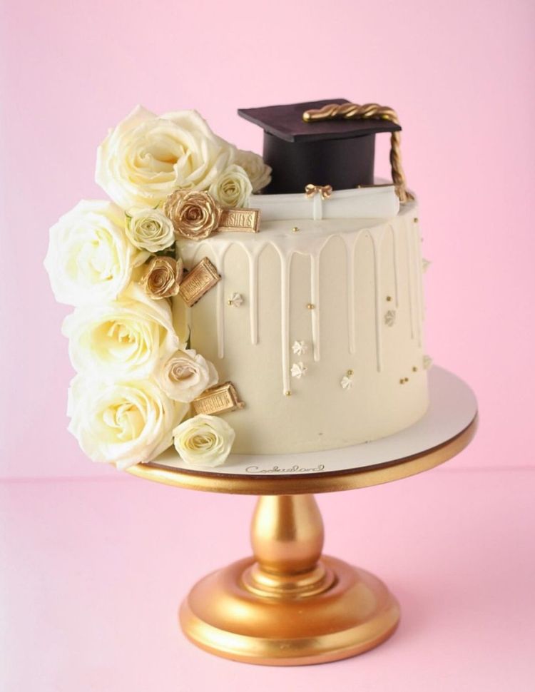 50 Upscale Graduation Cake Ideas For Your Big Day 