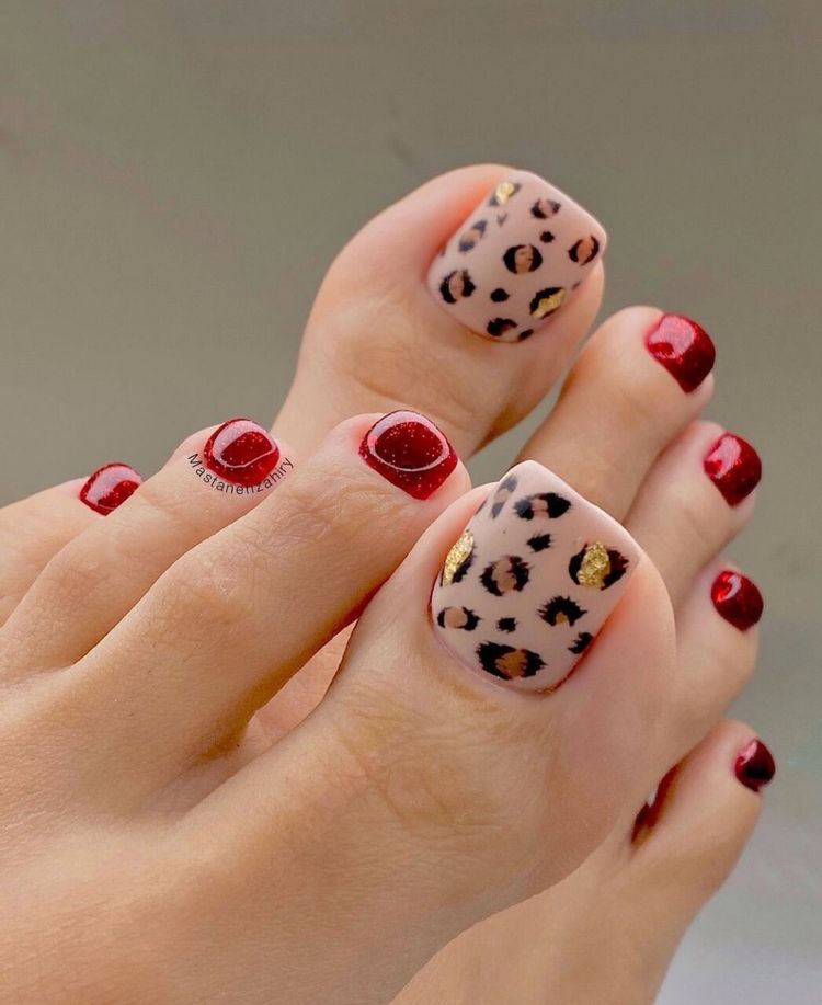 The cutest toe nail designs of the year