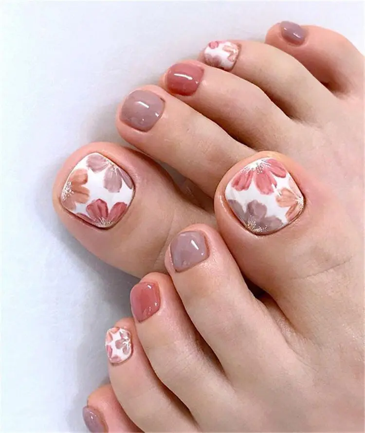 The cutest toe nail designs of the year