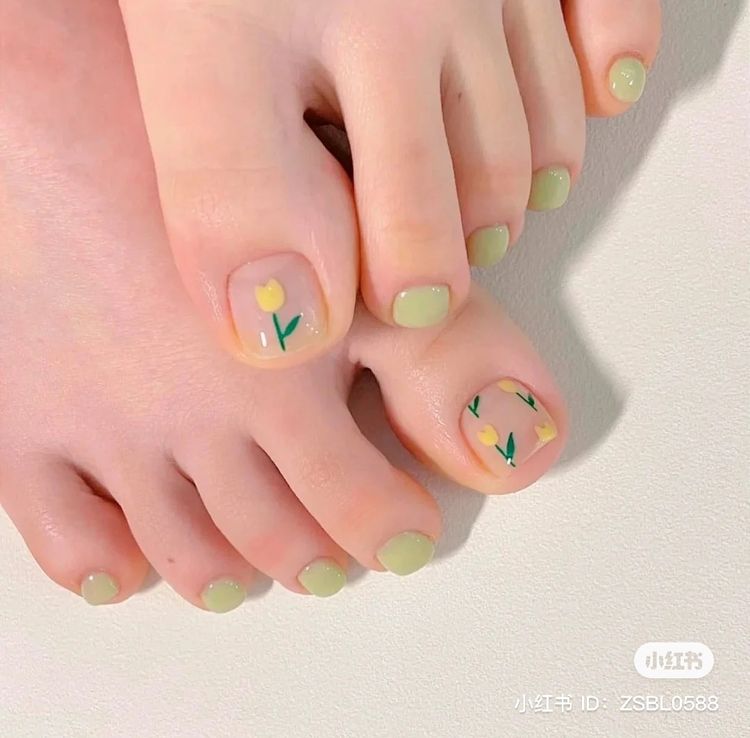 The cutest toe nail designs of the year