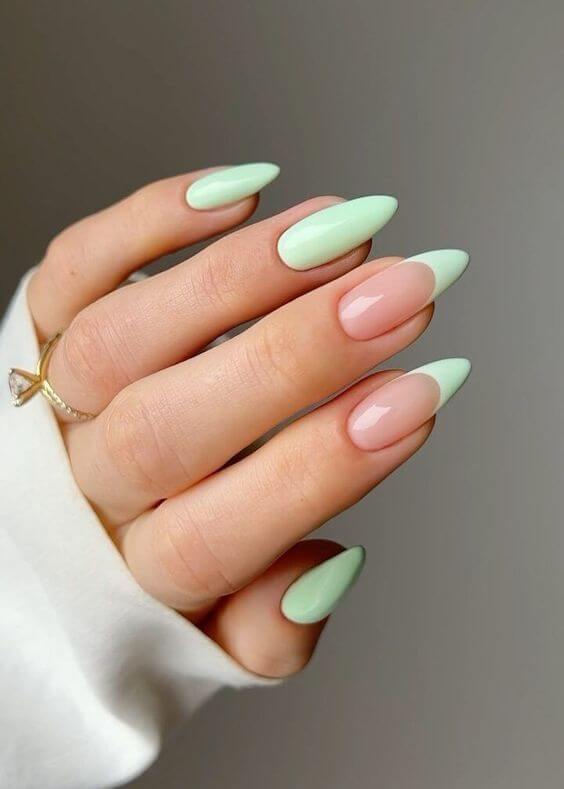 Gorgeous May nails for a spring manicure