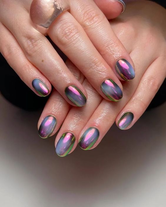 The best witchy nails for a grunge look