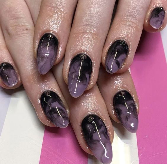 The best witchy nails for a grunge look