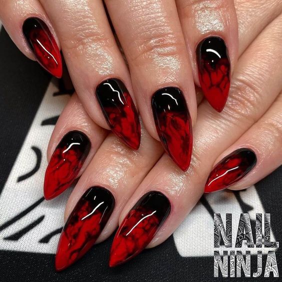 The best witchy nails for a grunge look