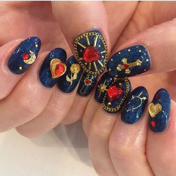 The best witchy nails for a grunge look