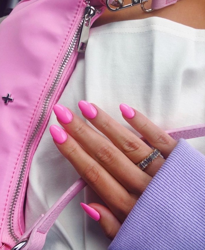 The best barbie nails for the barbiecore aesthetic