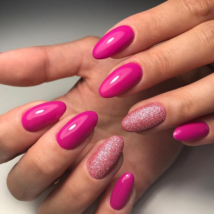 The best barbie nails for the barbiecore aesthetic