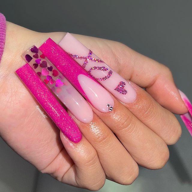 The best barbie nails for the barbiecore aesthetic