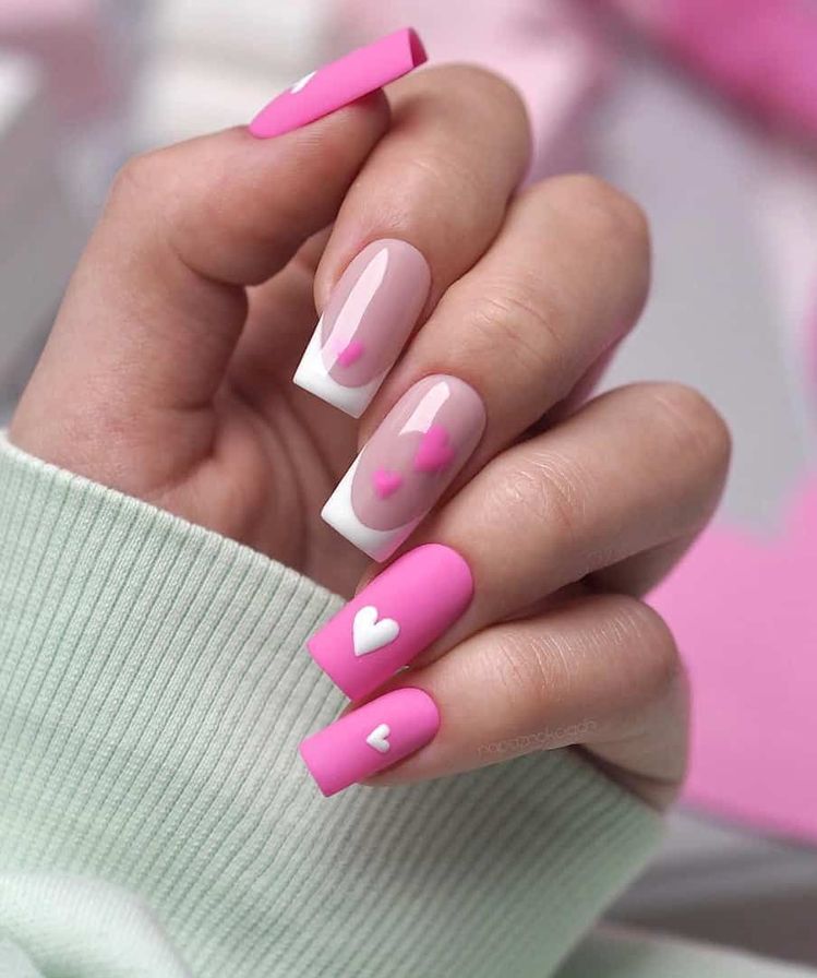 The best barbie nails for the barbiecore aesthetic