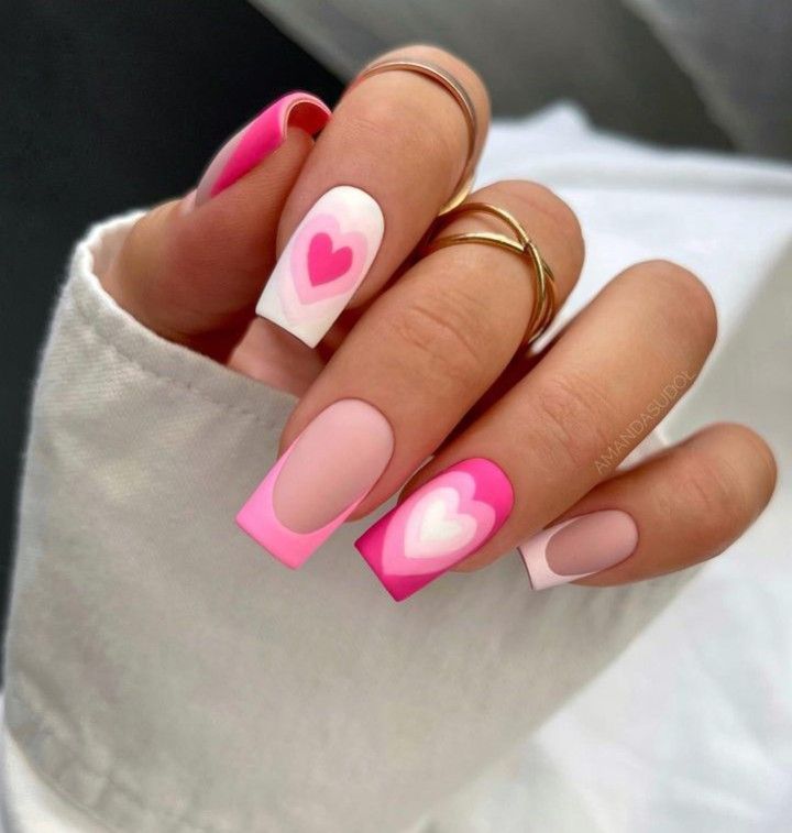 The best barbie nails for the barbiecore aesthetic