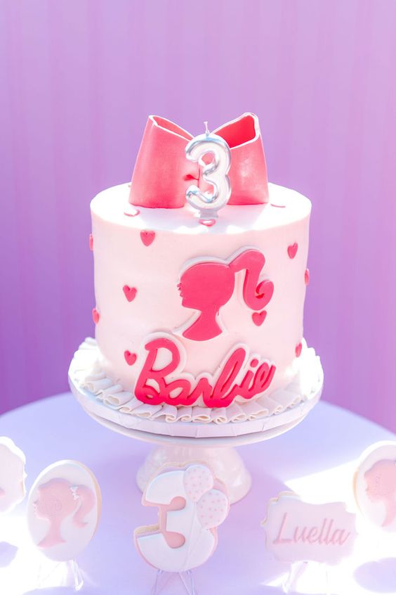 The best barbie cakes to copy for your barbie party