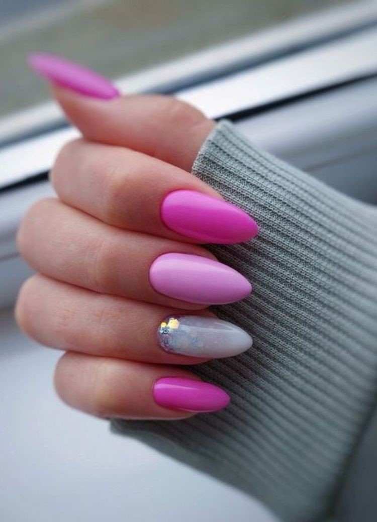 The best barbie nails for the barbiecore aesthetic