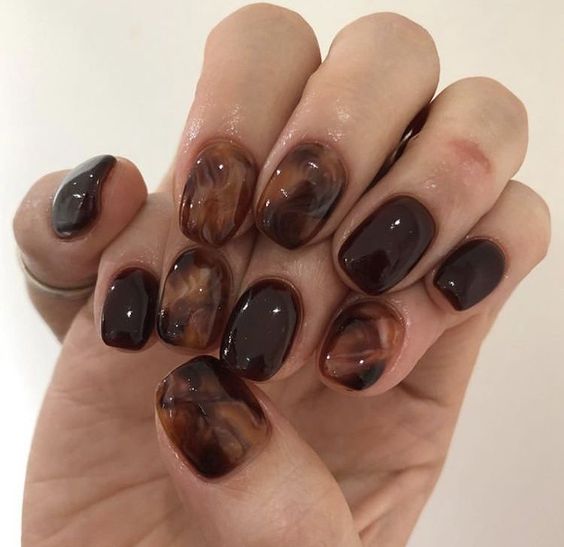 The best September nails and September nail designs for this fall