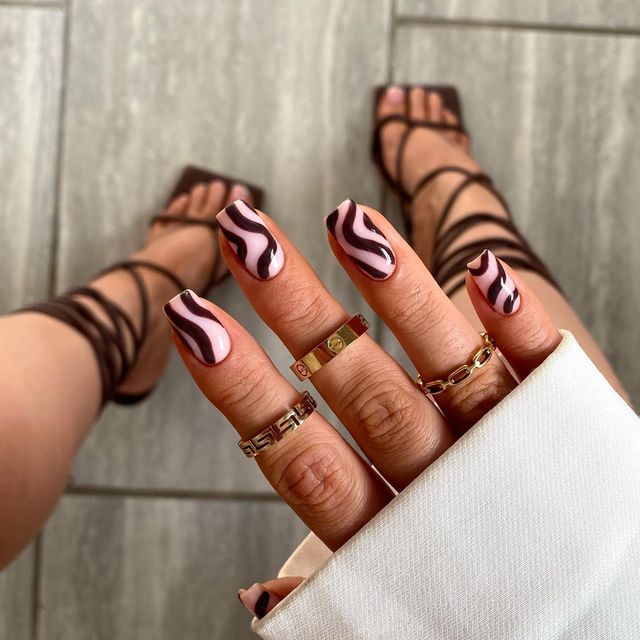 The best September nails and September nail designs for this fall