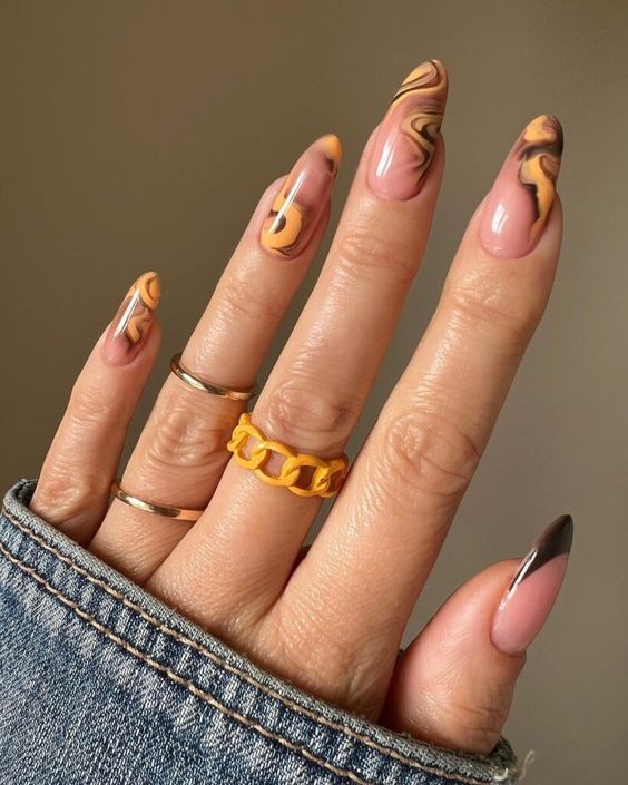 The best September nails and September nail designs for this fall