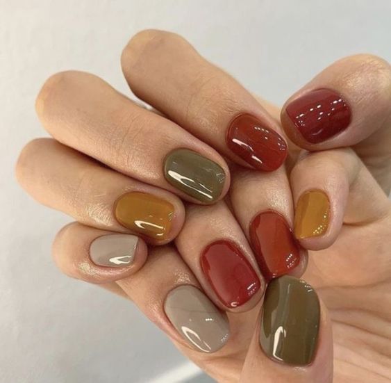 The best September nails and September nail designs for this fall