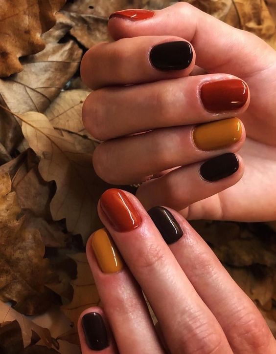The best September nails and September nail designs for this fall