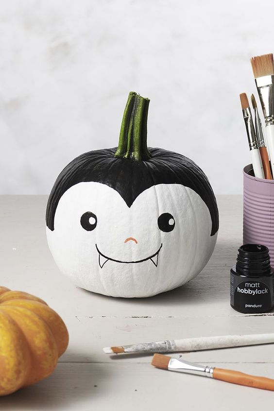 Easy Halloween pumpkin painting ideas to try this fall