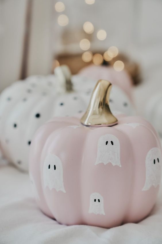 Easy Halloween pumpkin painting ideas to try this fall