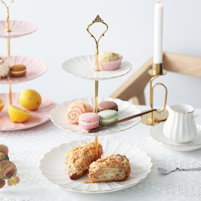 The best gifts for tea lovers: Dessert Cupcake Stand for Tea Party