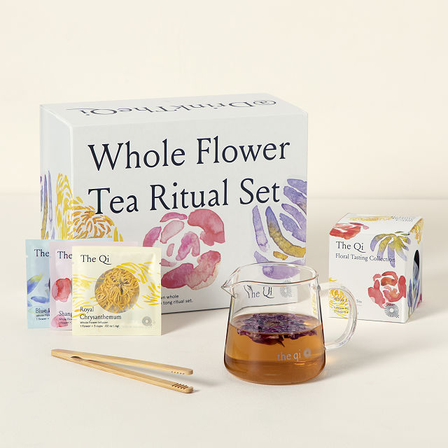 The best gifts for tea lovers: Flower Tea Ritual Gift Set