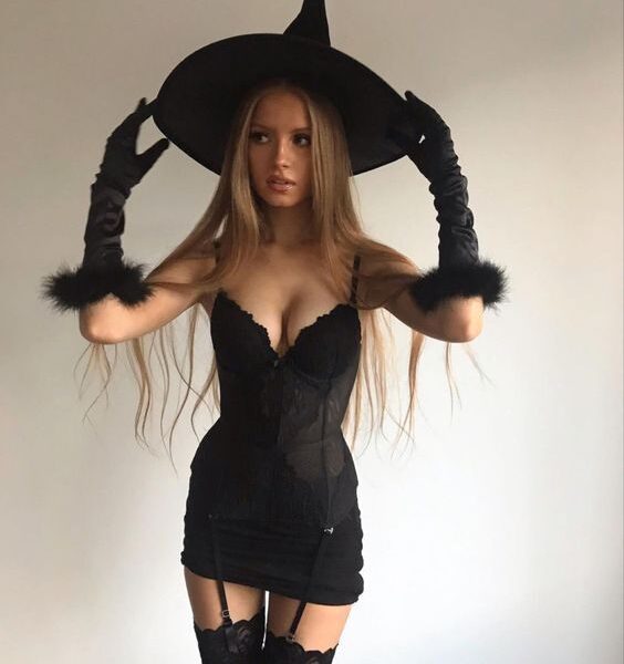 Cute witch costume ideas for women
