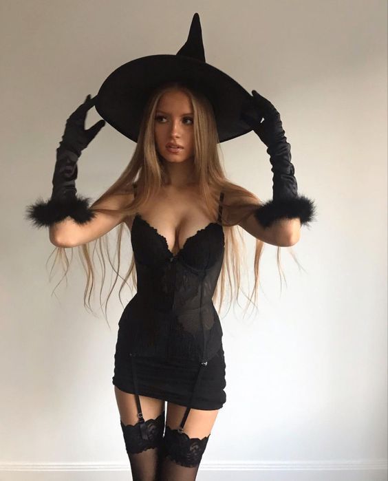 Cute witch costume ideas for women