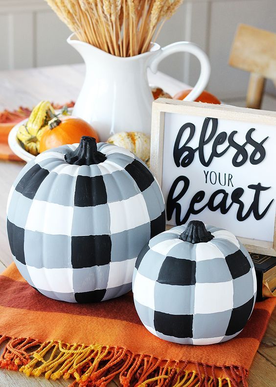 Easy Halloween pumpkin painting ideas to try this fall