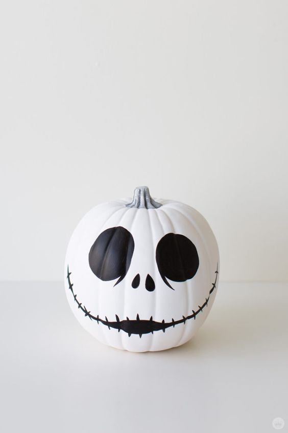 Easy Halloween pumpkin painting ideas to try this fall