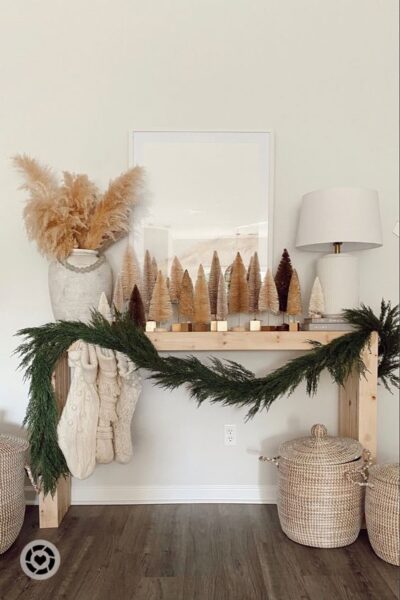 55+ Christmas Entryway Table Decor Ideas