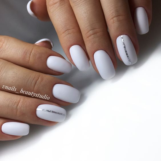 White valentine's nails
