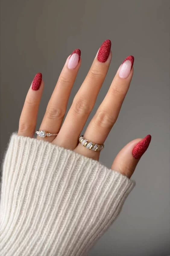 Super easy valentine's nails to DIY at home
