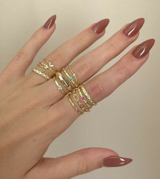 Old money nails to copy